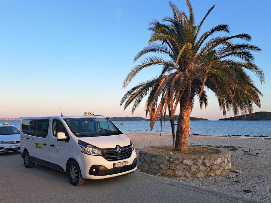 Taxi Ana Vodice minibus by the sea in Vodice