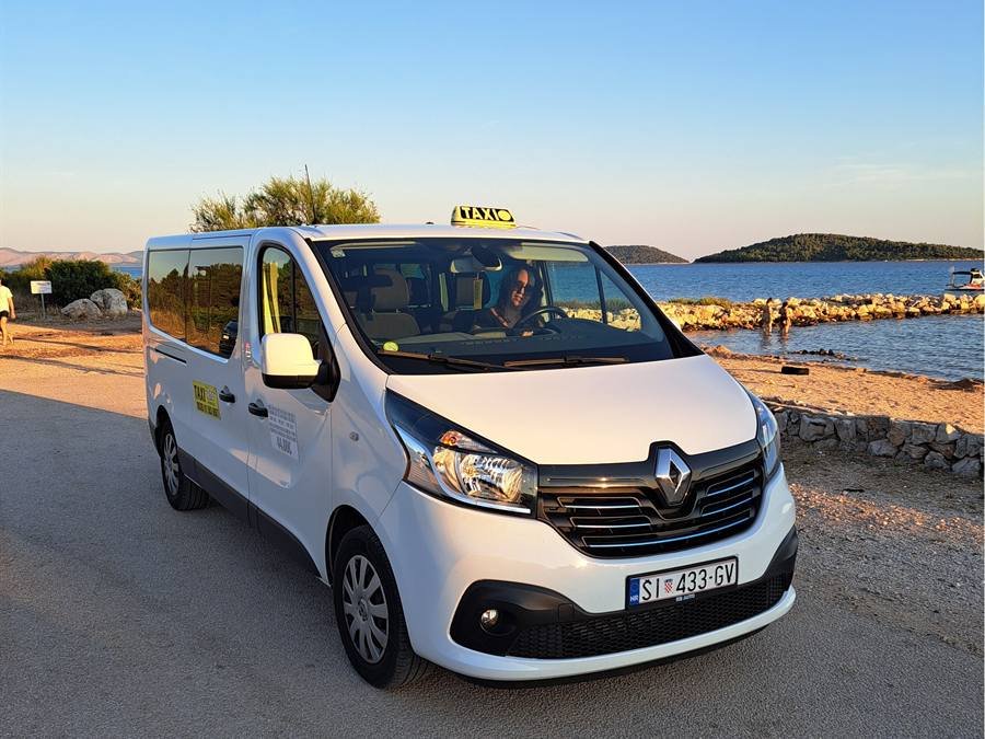 Taxi Ana Vodice minibus at the Vodice waterfront